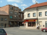 Křižovatka Jiráskovy a Fügnerovy ulice ve Dvoře Králové nad Labem