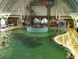 Vnitřní bazén - termální koupaliště ve Velkém Mederu